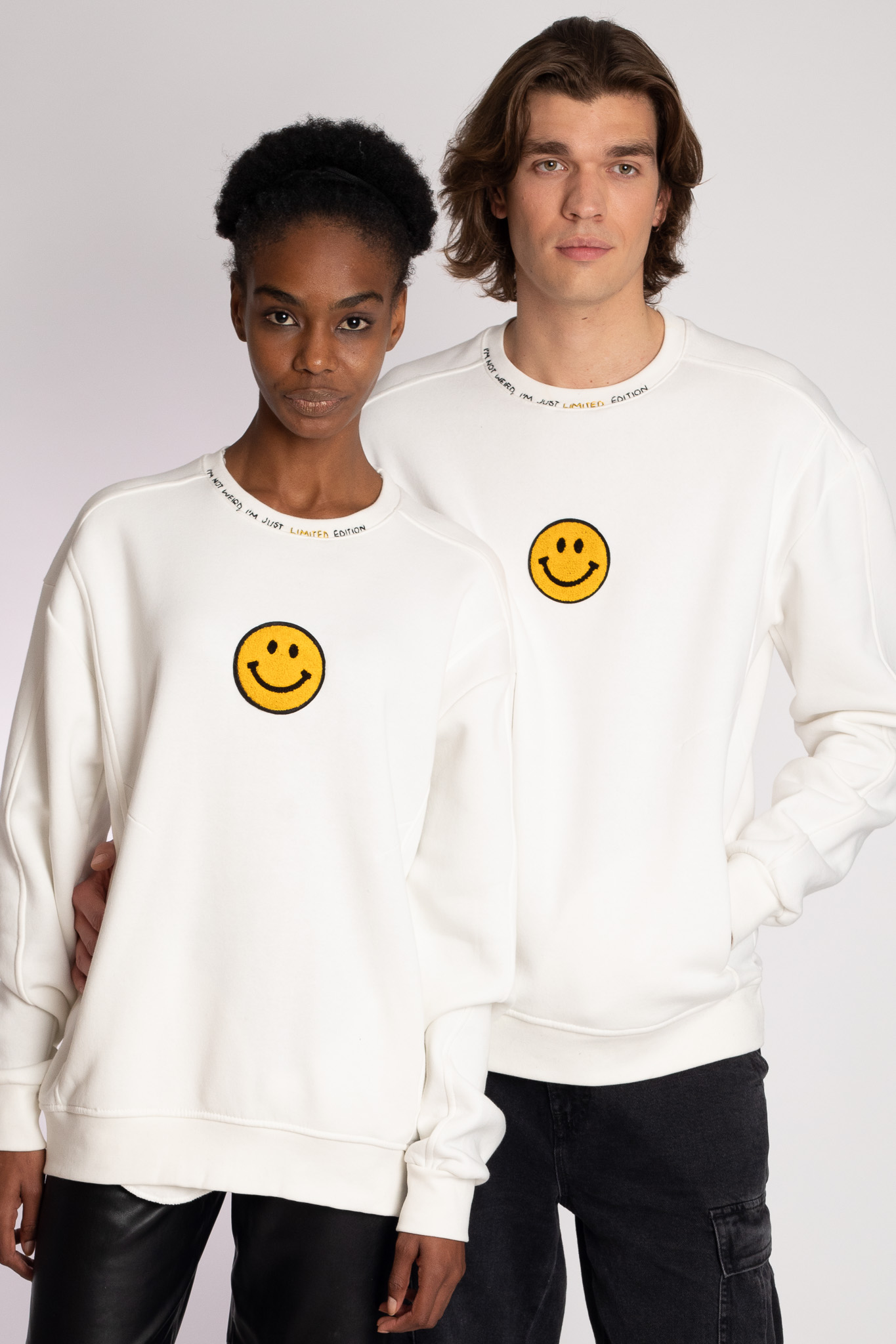 sweat-shirt unisex white smiley embroided