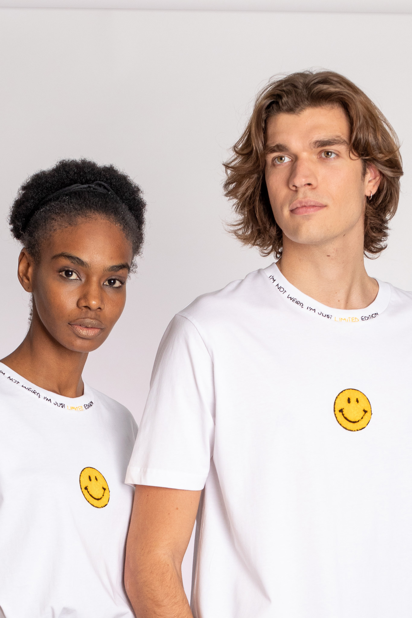 tee-shirt smiley hand embroided