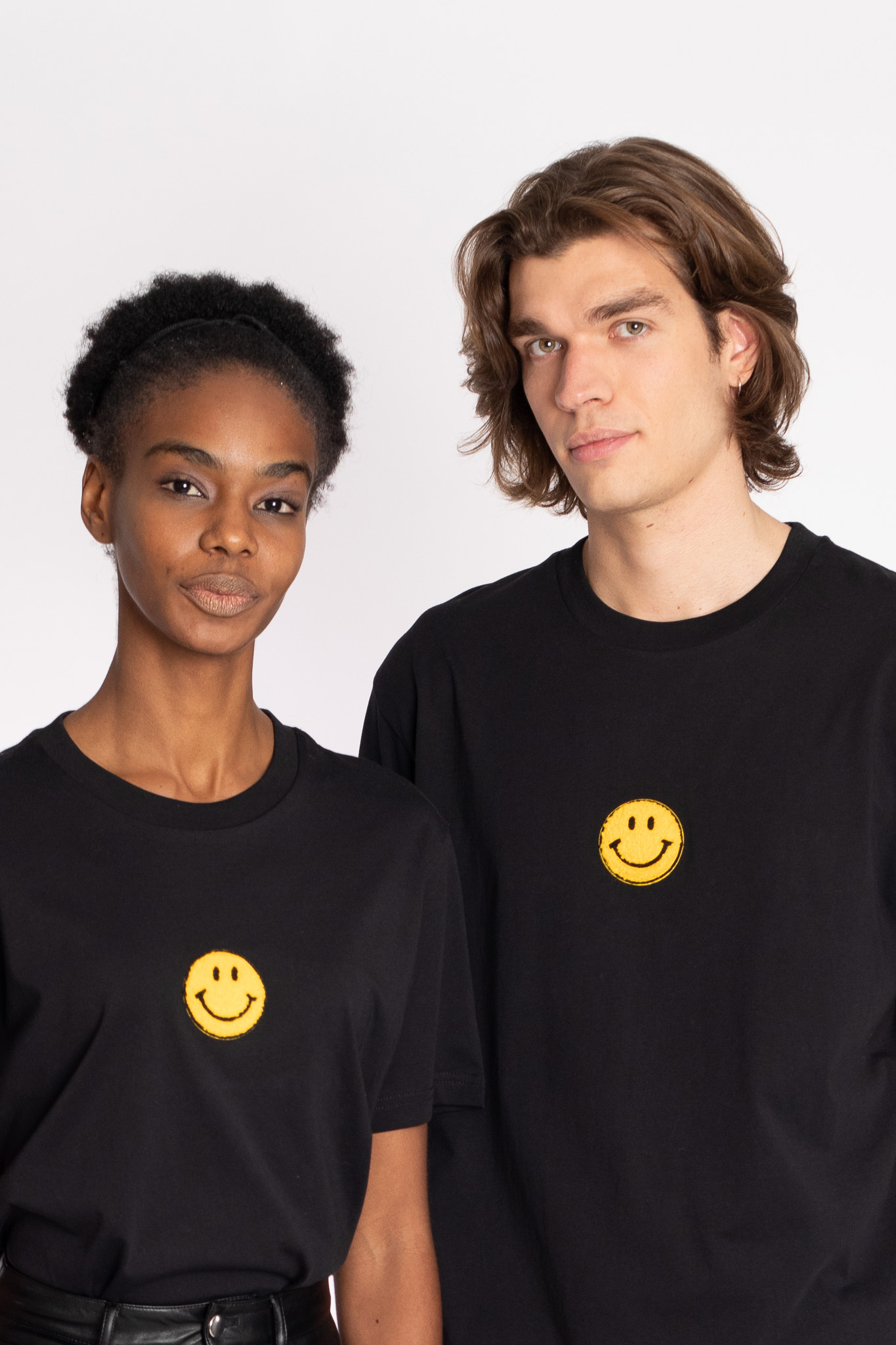 tee-shirt man and woman smiley face black