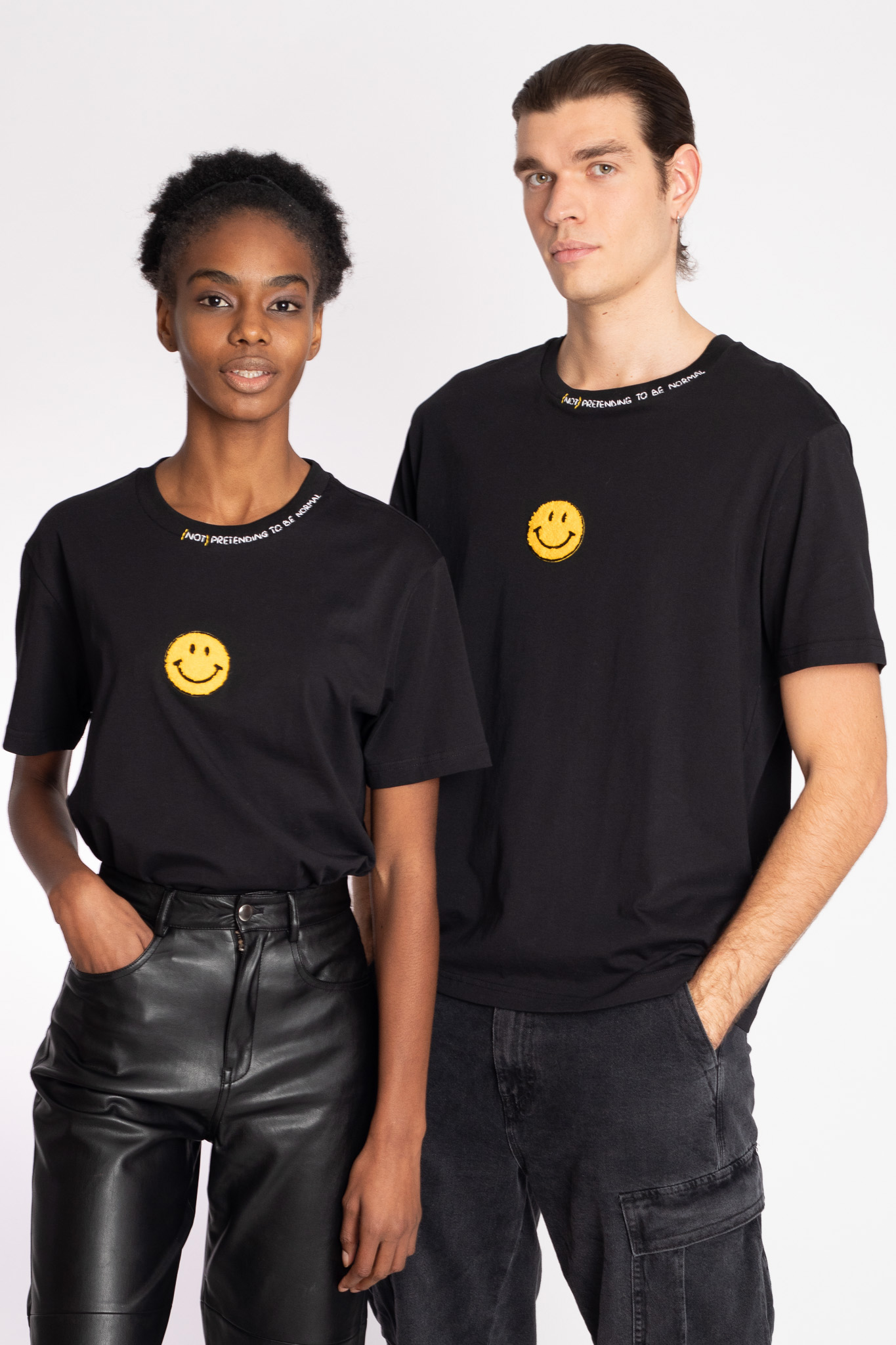 tee-shirt unisex smiley black embroided
